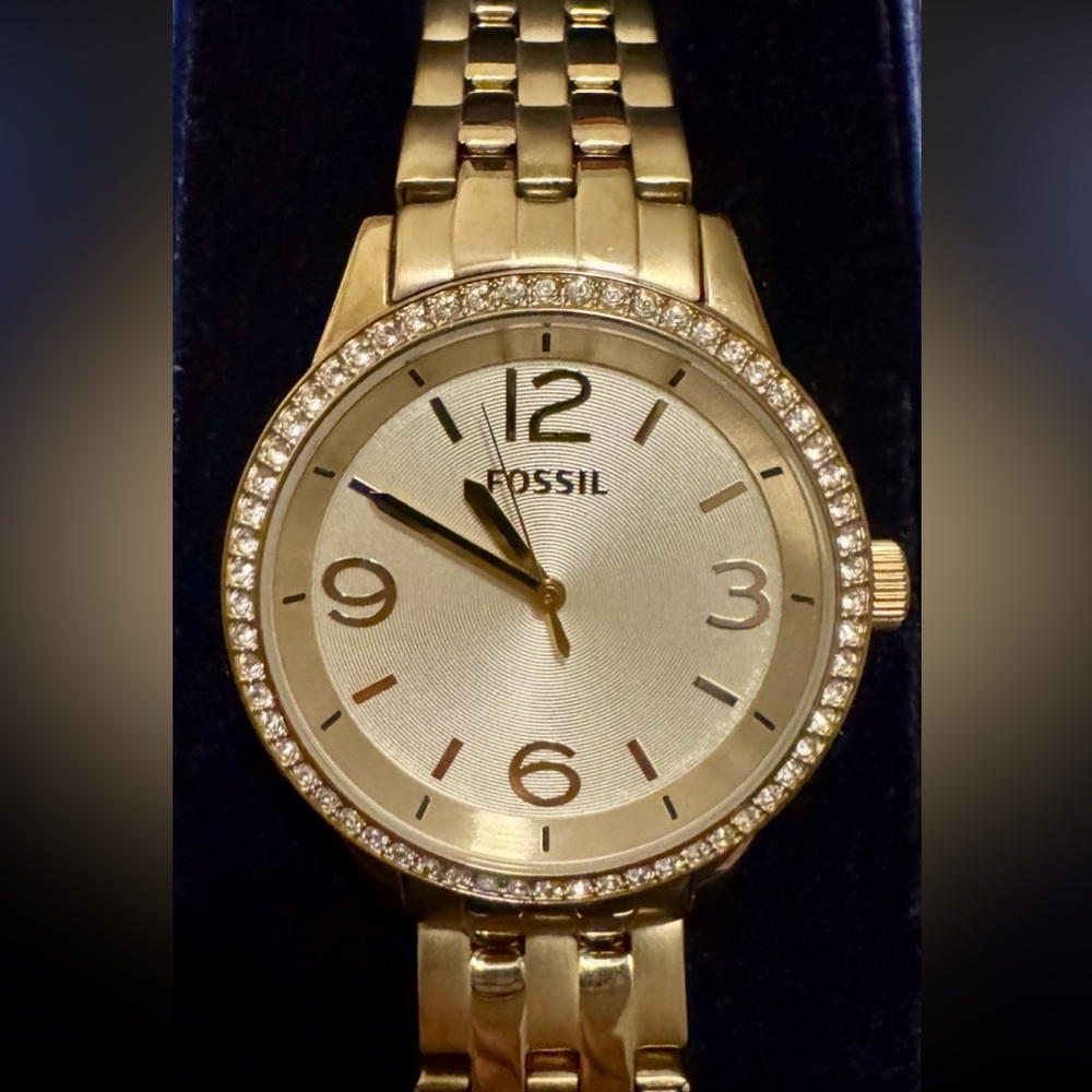 Fossil Women’s Quartz Glitz Bezel Watch with Crystal Accents